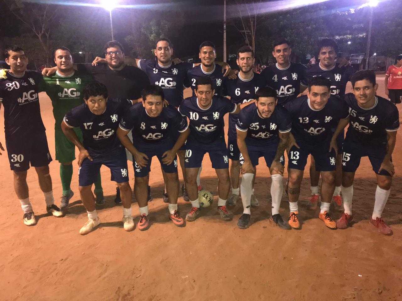 Renueva plantel y apeligra a los favoritos