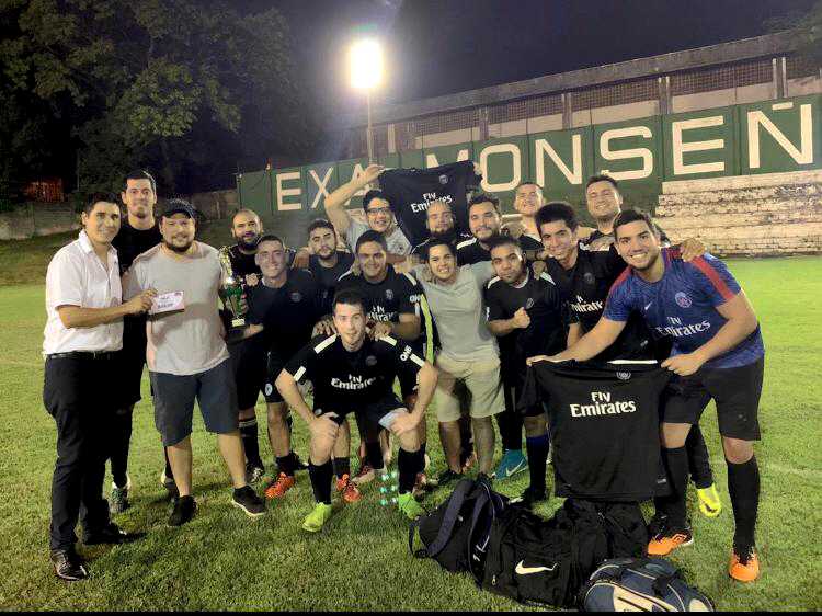 Arquero anota gol de campeonato desde su arco